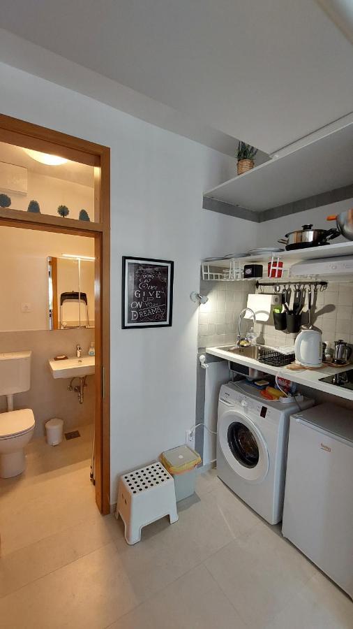 Cozy, Bright And Affordable Studio W/ Free Parking Ljubljana Exterior photo