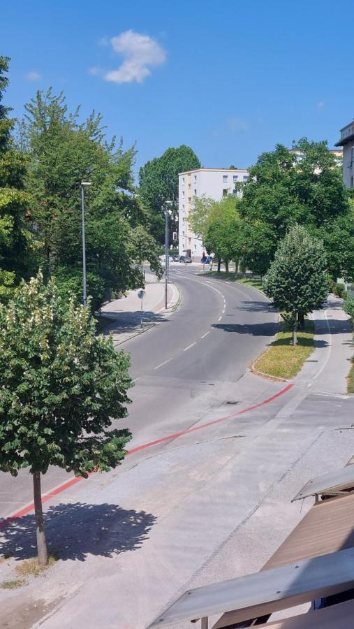 Cozy, Bright And Affordable Studio W/ Free Parking Ljubljana Exterior photo